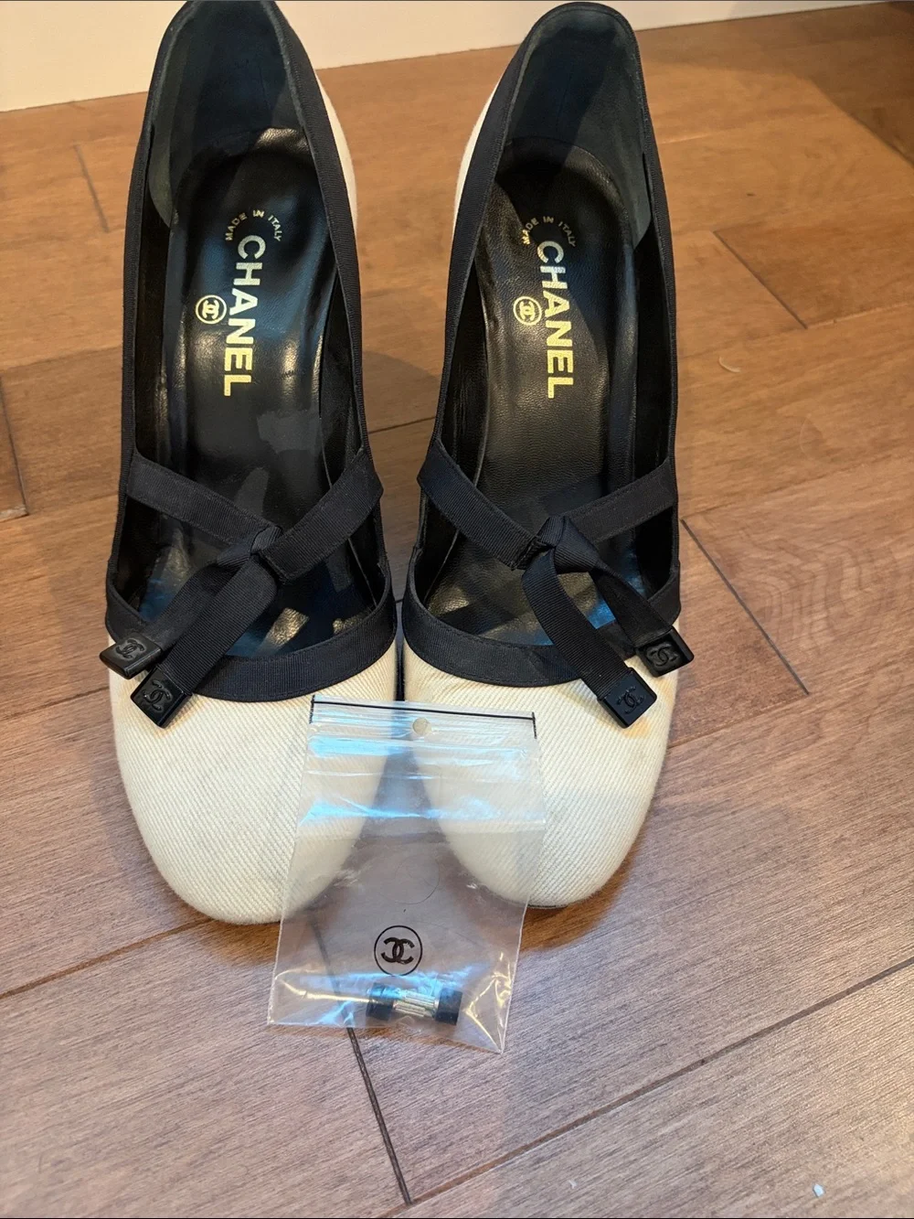 CHANEL Cream Canvas and Black Trim Bow Pumps Sz 40